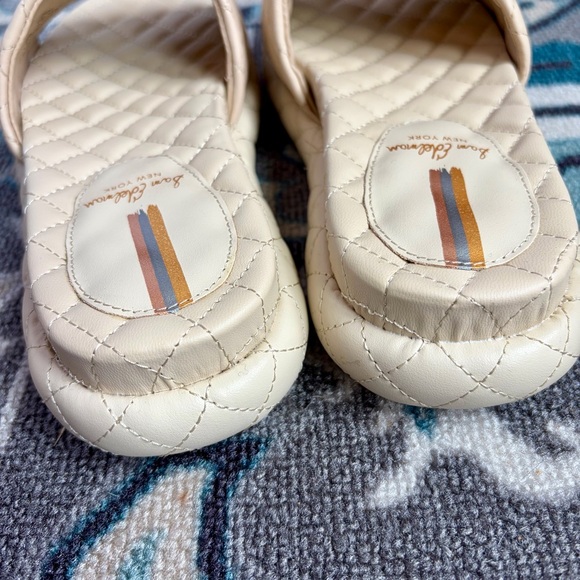Sam Edelman Kardinda Sandals Sz 6M Cream Quilted Emblem Slides Minimalist NWOB - Picture 7 of 13
